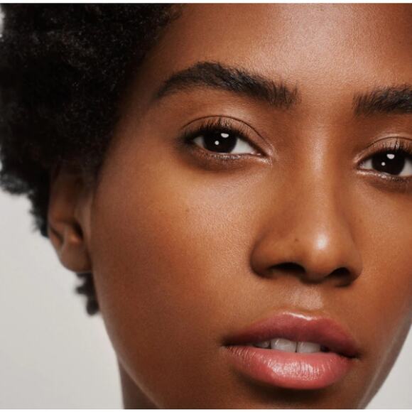 Surratt Beauty Surreal Skin Foundation Wand Refill Shade 15 Medium Bronze 15 ml. - Picture 7 of 9